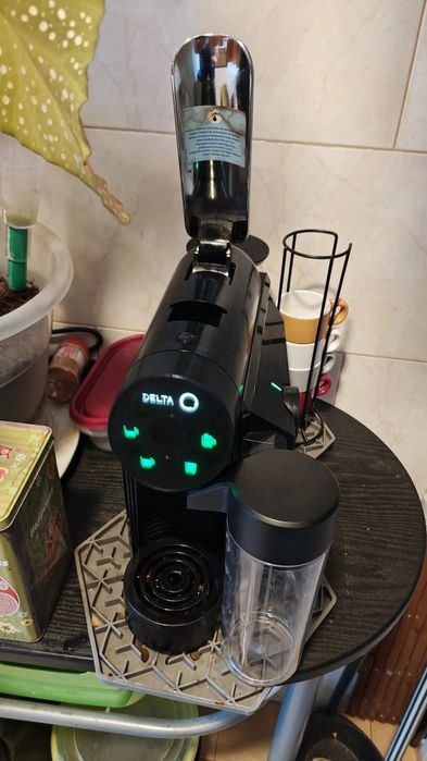 máquina de café de cápsulas delta q mini milk qool