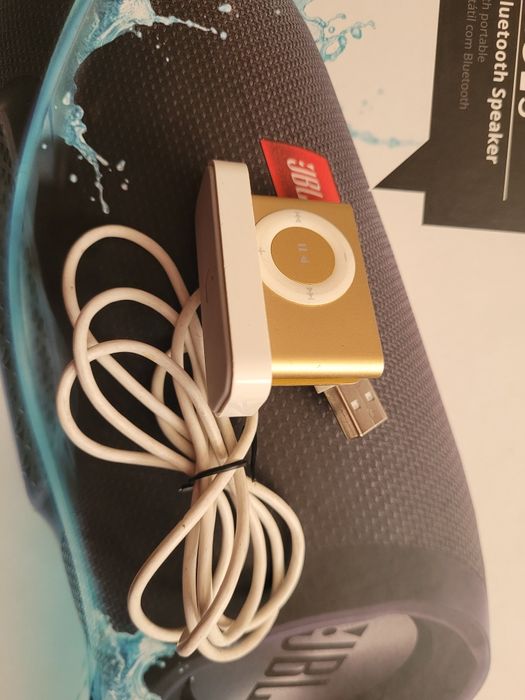 Ipod shuffle złoty