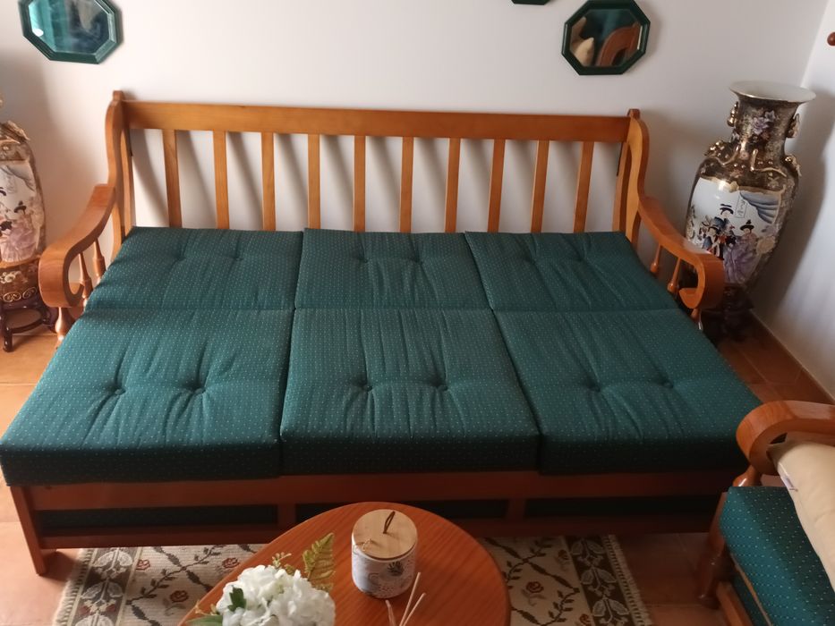 Conjunto de sofas + mesa