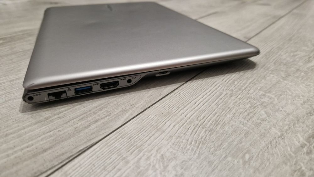 Samsung 530u i3 3gen, 6gb ram bat 1h bez dysku
