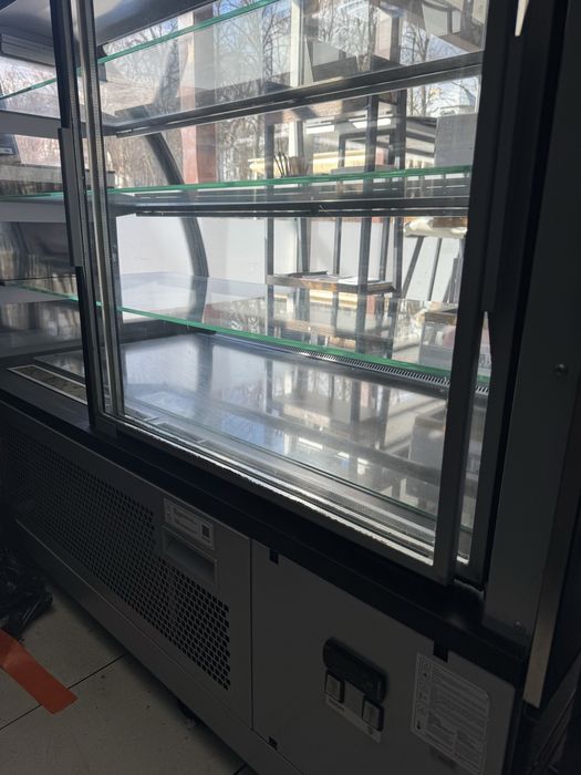 Witryna chłodnicza do ciast ES System K LCC