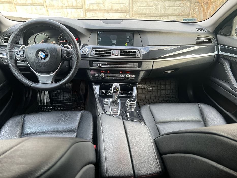 BMW F11 2.0d 2011r  Aktywny tempomat Ledowe zegary