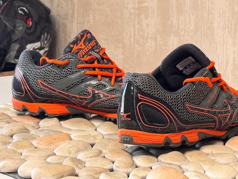 Бігові шиповки Mizuno Wave Kaze 6 розмір 42-43