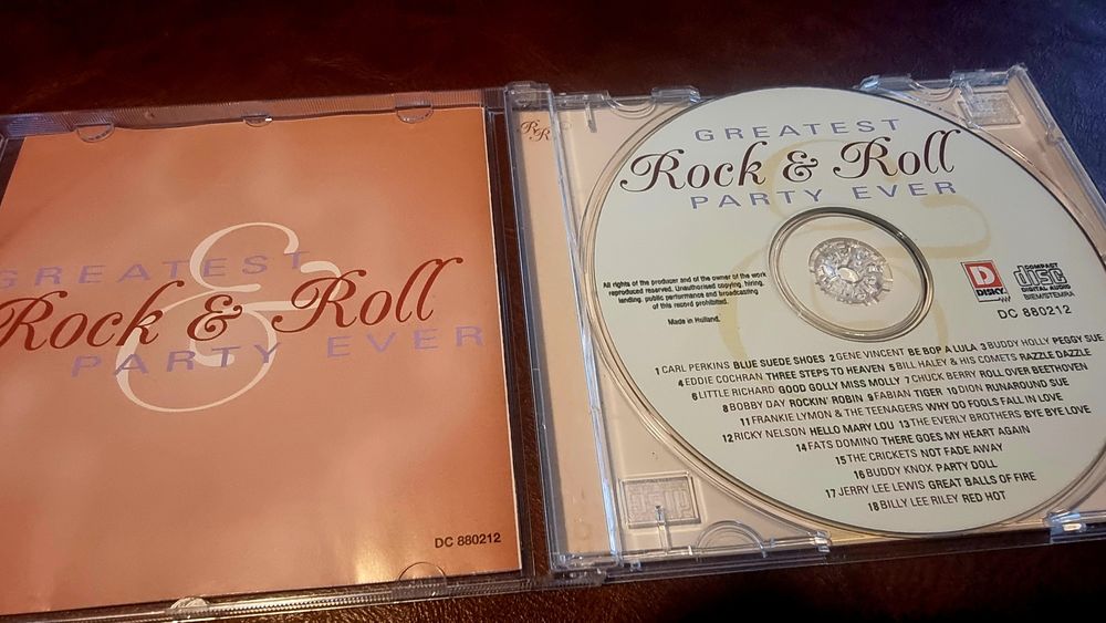 Vendo pack 4 cds (Neil diamond. Colectânea Rock, Tributo aos U2 e John Lennon)