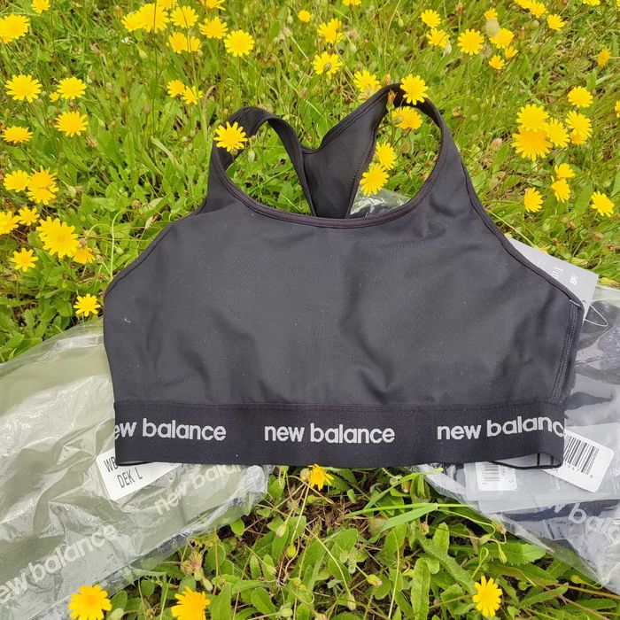 New Balance Top Desportivo Preto Suporte Médio Tecido Respirável