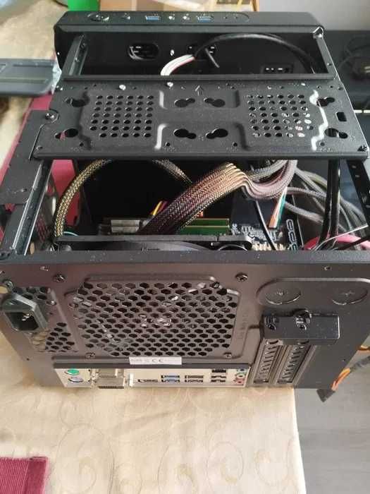 Computador Asrock B365M-HDV+ Intel i5 8100 + 8GB RAM + M2 512GB
