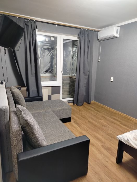 Квартира однокімнатна, подобово. Світло є!