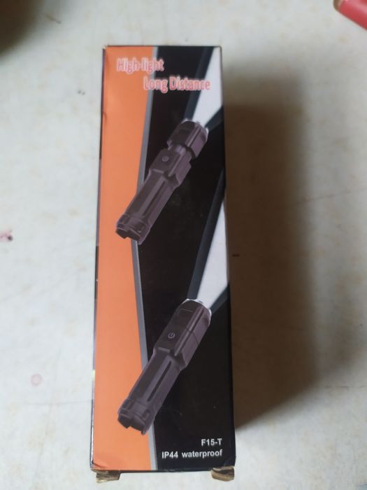 Ультро світлий перезаряжаємий фонарік