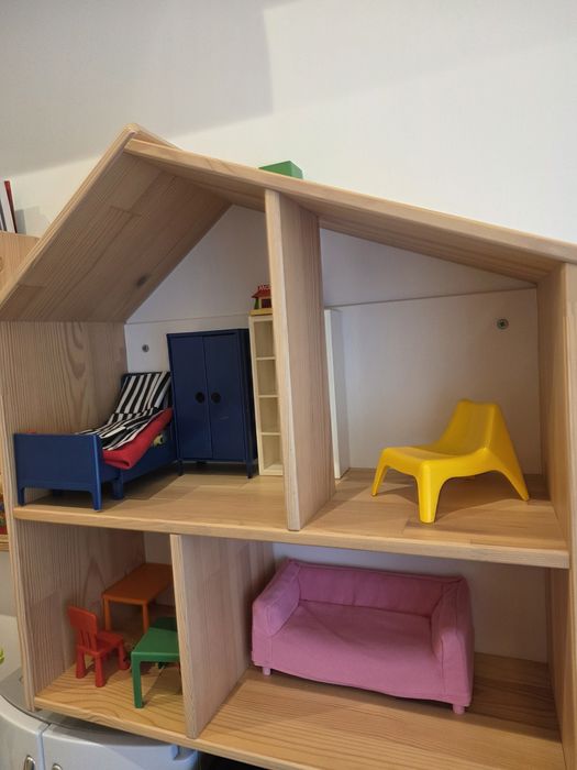 Casinha de brincar com moveis ikea flisat