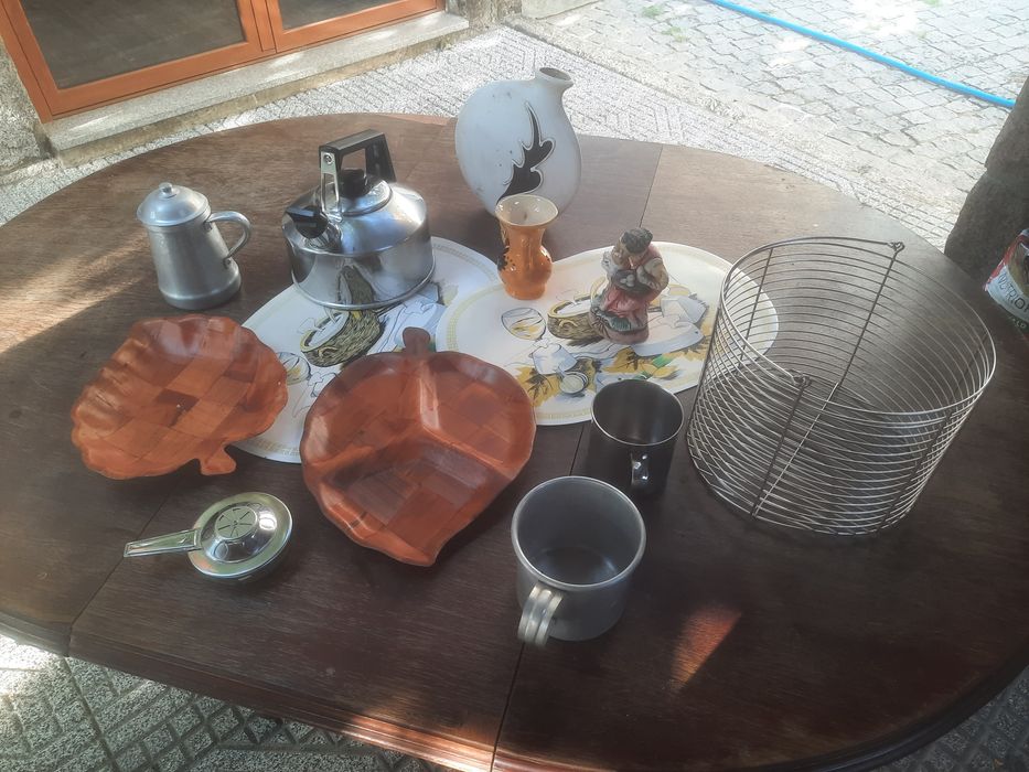 Loiças, panelas, talheres