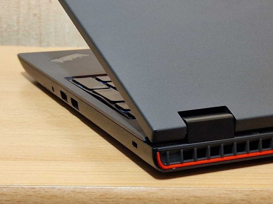 Ігровий Lenovo ThinkPad P16v Core i7-13800H NVIDIA RTX A1000 6Gb GDDR6
