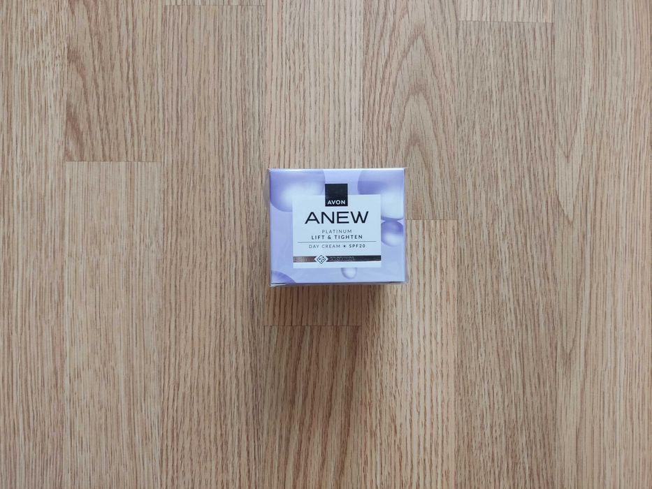 Liftingujący krem na dzień Anew Platinum z protinolem