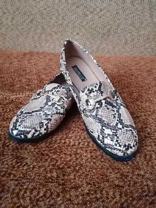 Buty imitacja skóry węża, Nowe, rozmiar 37