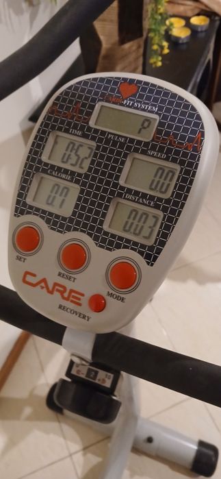 Bicicleta estática em bom estado, como nova