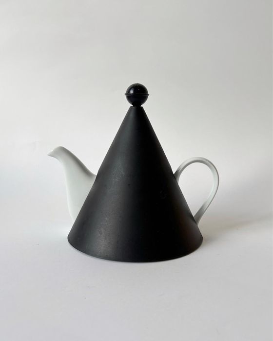 imbryk PUUR z izolującą pokrywką, postmodernistyczny projekt