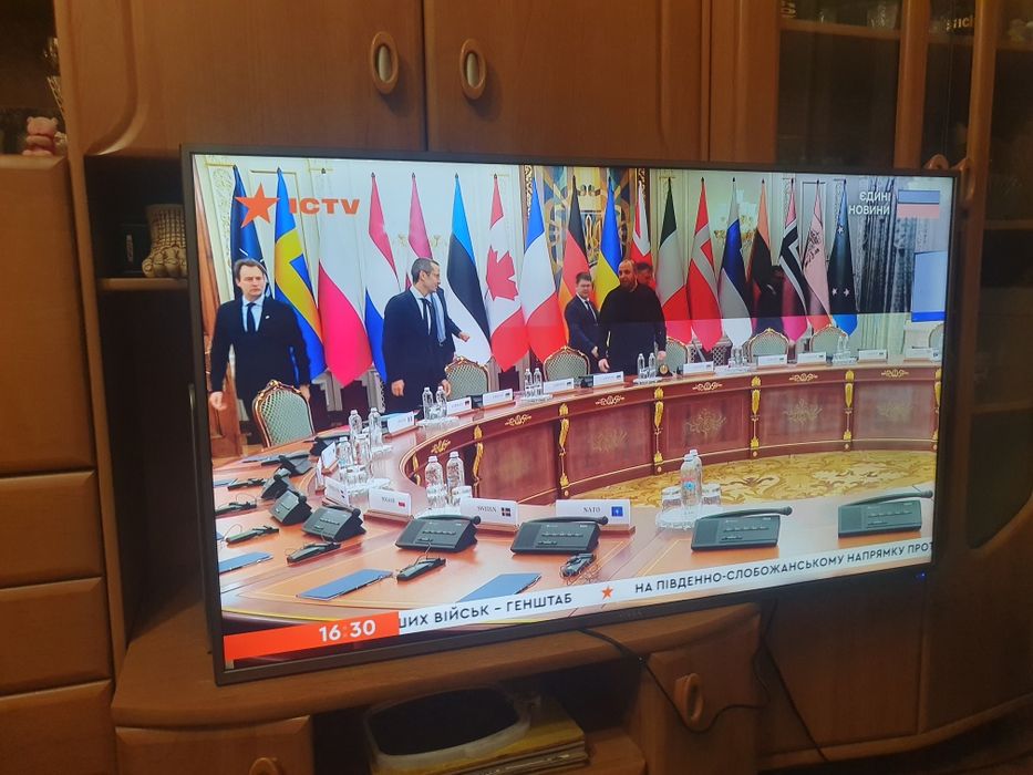 Vinga l50uhd20b продам