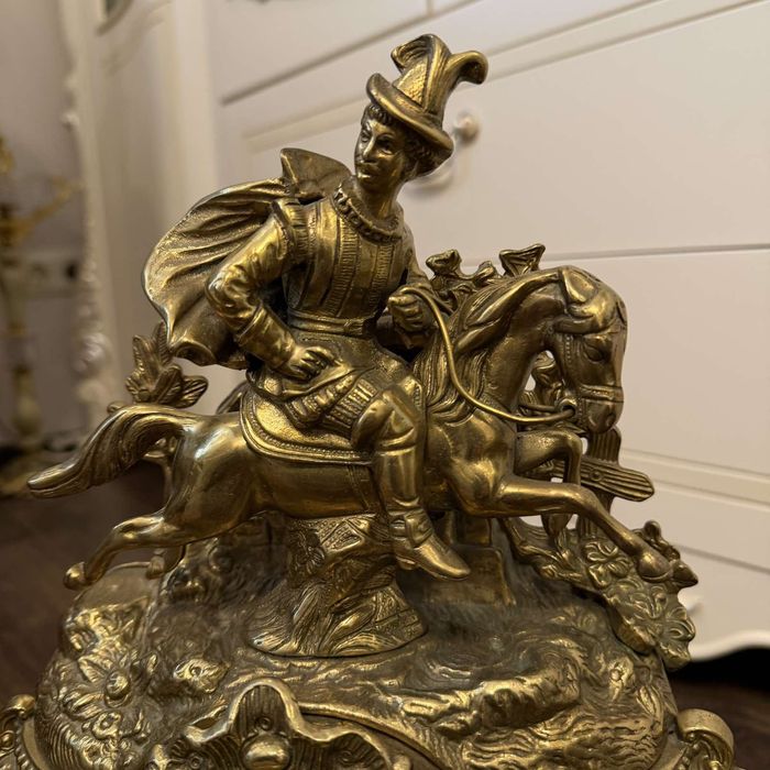 Годинник з канделябрами бронза антикваріат з Європи