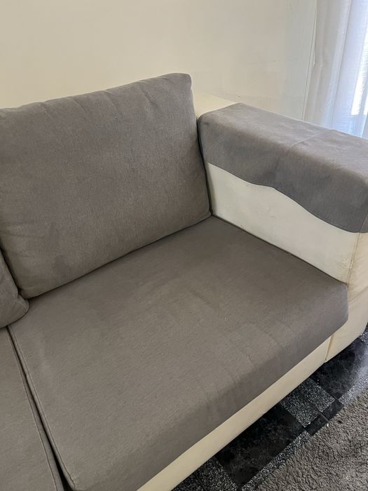 Sofa cinza e branco