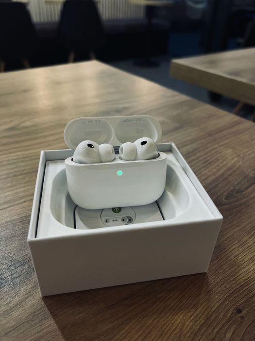 AirPods Pro 3 2025 – шумодав у 2× сильніший ніж Pro 2, повний комплект
