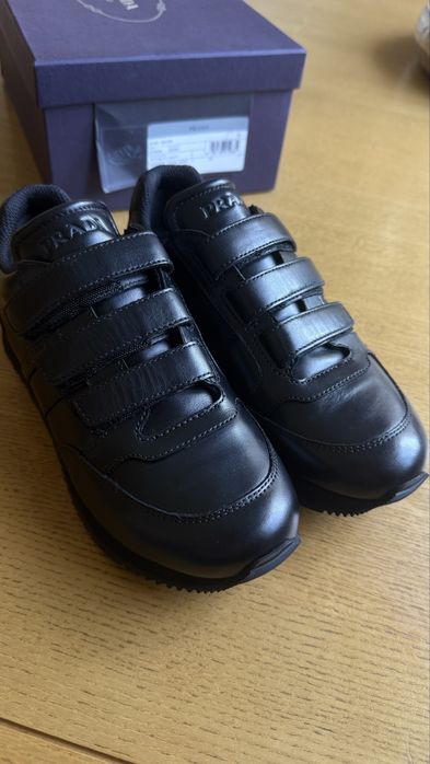 Prada дитячі шкіряні кросівки розмір 33