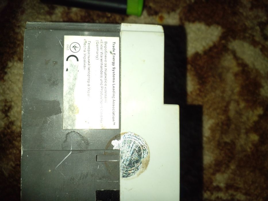 Автоматичний вимикач