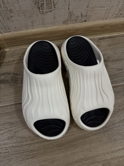 Продаю женские шлепки