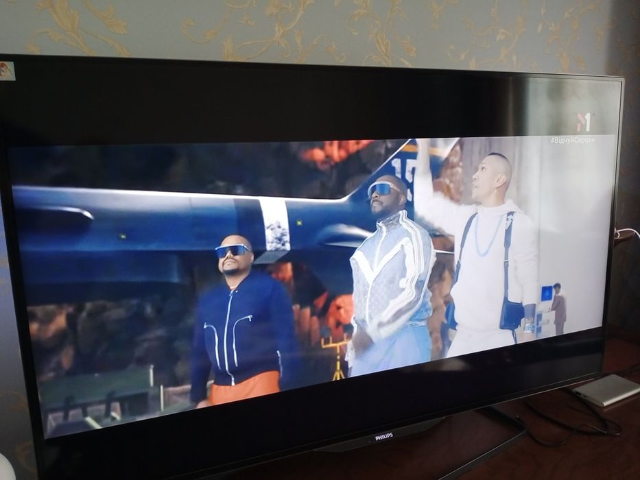 Телевізор Philips 40 Ambilight Smart TV Wi-Fi