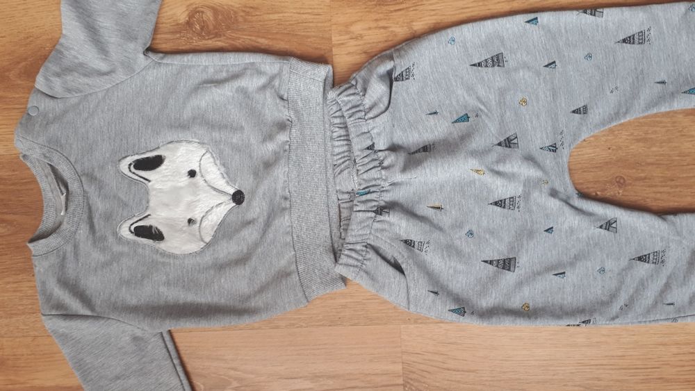 komplet dres, bluza, spodnie baggy , lisek, używanie jeden raz 12m