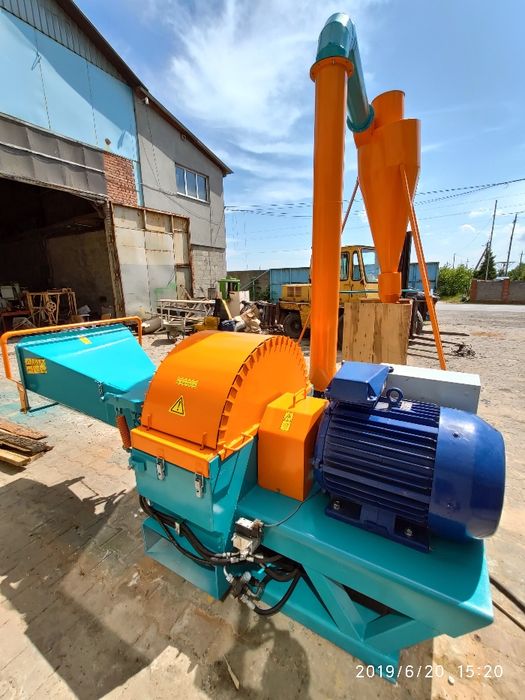 ПОДРІБНЮВАЧ деревини в тирсу, щепоріз серії DK