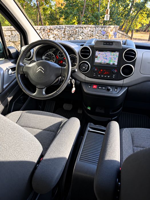 Citroën Berlingo Multispace 1.6 BlueHDi 100 cv | Caixa Automática | 5 Lugares | Modutop/Panorâmico | GPS foto 4