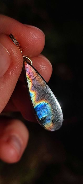 Labradoryt turkus kryształ labradorytu wisior wisiorek amulet
