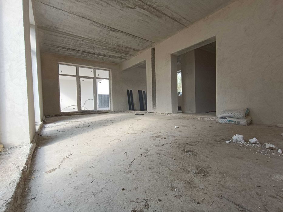 ПРОДАМ дім  загороджений дуплекс з гаржем та терасою 160 м² , 3сот ГАЗ  підключенні всі міські комунікації