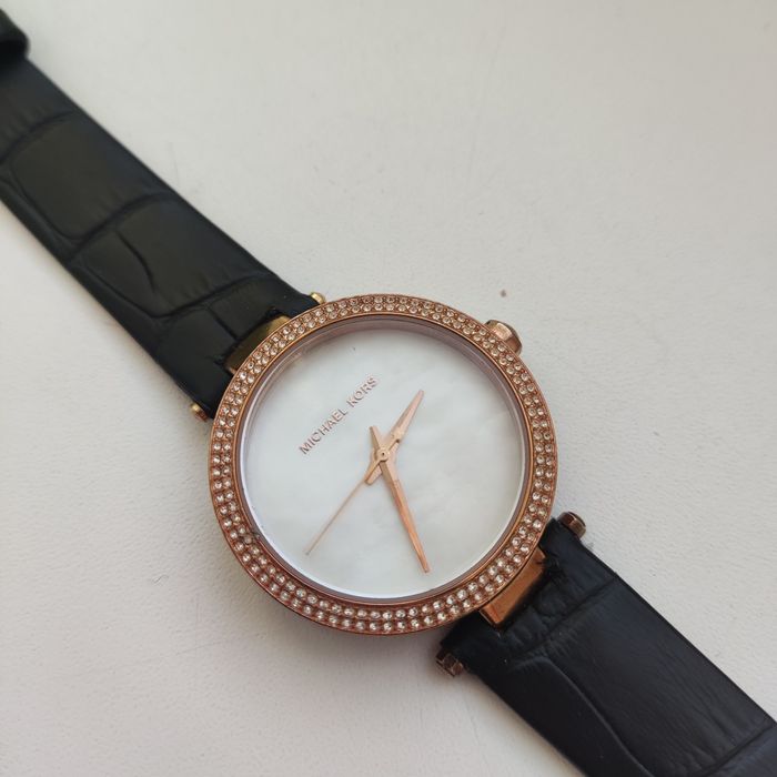 Продам женские часы Michael Kors!