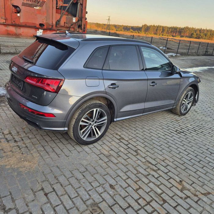 Sprzedam Audi Q5 - powypadkowy