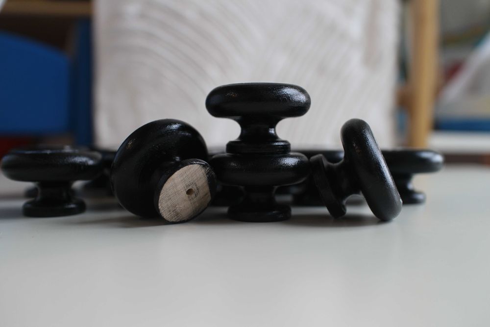 Ручки для мебели в детскую комнату динозаври деревянная ручка черная