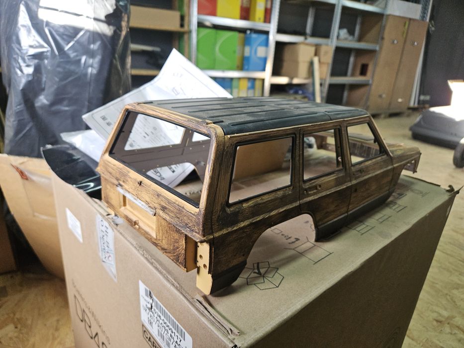 Karoseria RC Jeep Cherokiee XJ hardbody twarda 313mm 1:10