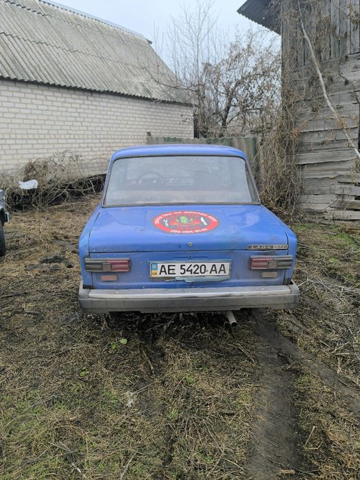 Продам два автомобілі. Один на повному ходу. Інший  потребує ремонту.