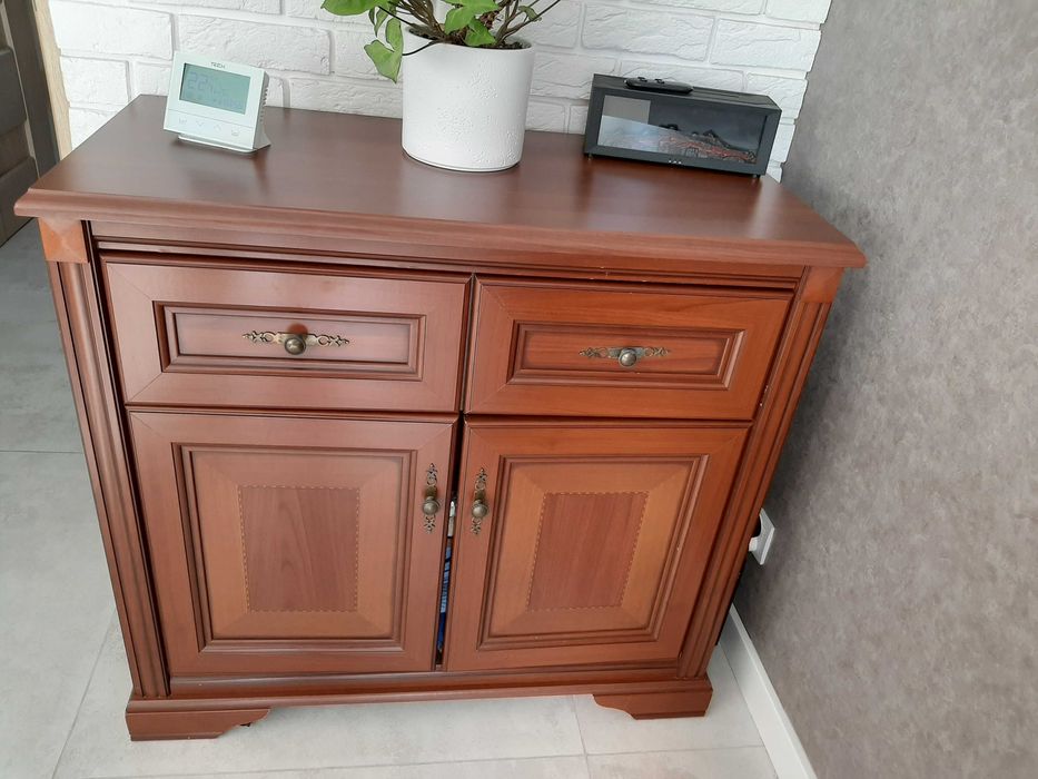 meble Stylius lustro, 2 komody, witryna