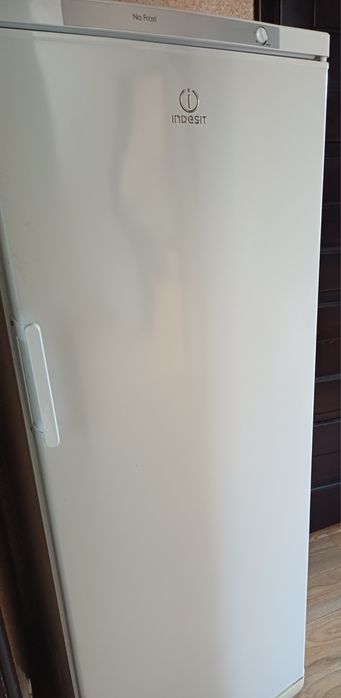 Морозильна камера indesit