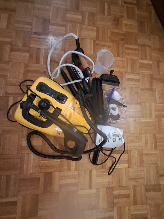 80 € Vendo máquina de vapor , aspirador, caldeira, ferro e vários utensílios, tudo na mesma máquina