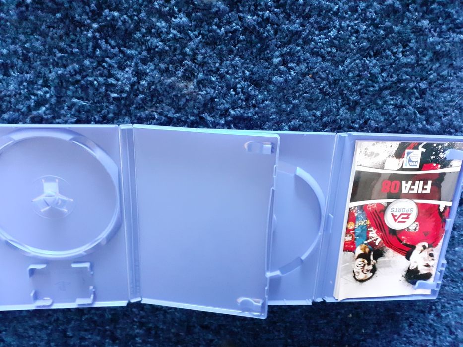 Caixas novas socom e fifa08 ps2
