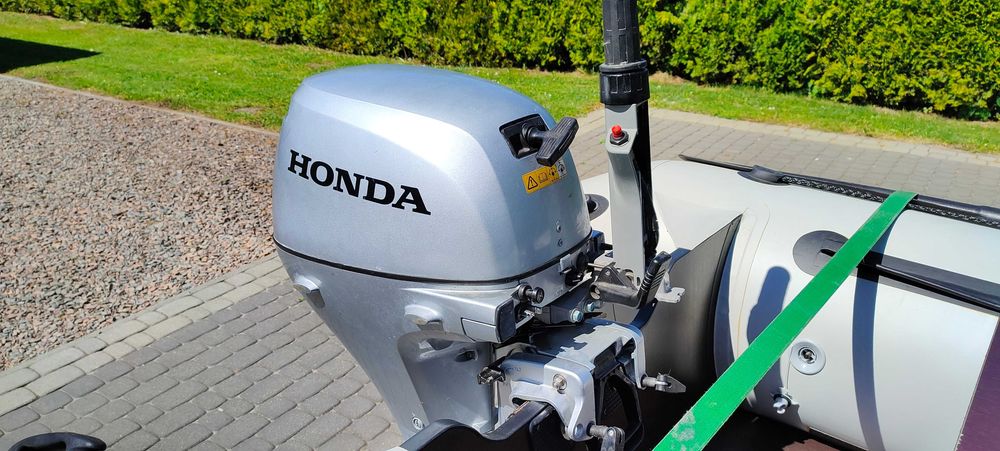 Ponton Bark , silnik Honda i przyczepa Faro