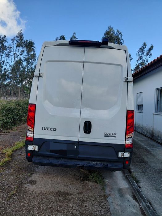 Carrinha Iveco caixa Fechada 2020
