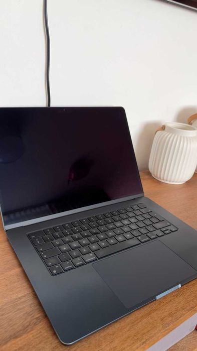 Macbook Air 15" M3 / 2024 / 24GB RAM / 1TB SSD