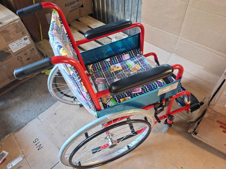 Mobiclinic,Teatro, wózek inwalidzki składany, hamulec na rączkach