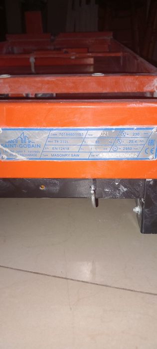 Przecinarka Norton Clipper 232 L długość cìęcia 120 cm, stół do cięcia