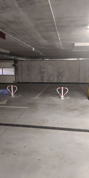 Miejsce parkingowe w bloku przy ul.  Wysoki Stoczek  58.