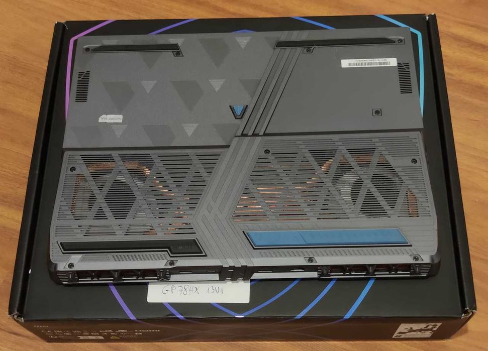 Laptop MSI Vector GP78 HX 13VI Core i9-13900HX, RTX 4090, 64 GB RAM