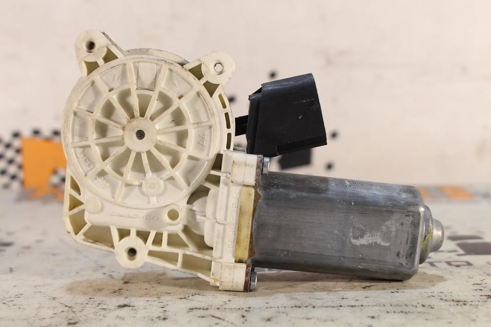 Motor vidro frente esquerdo BMW 5 (E60)