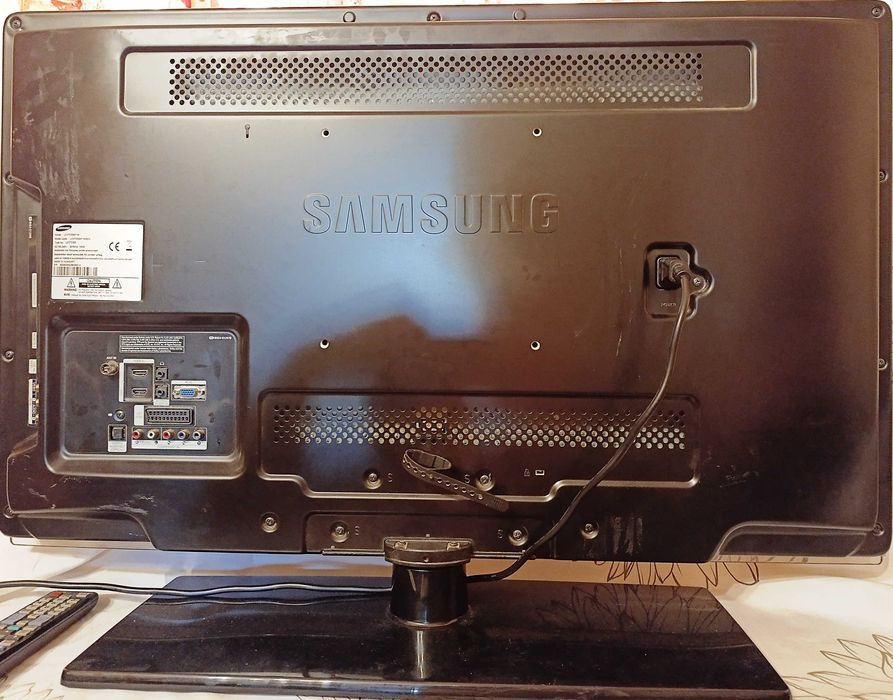 TV Samsung LE37C530F1WXZG можливо використовувати як монітор